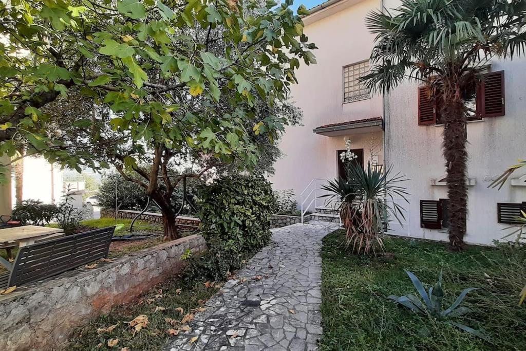 Quiet & Lovely Apartment-Icici Exterior photo